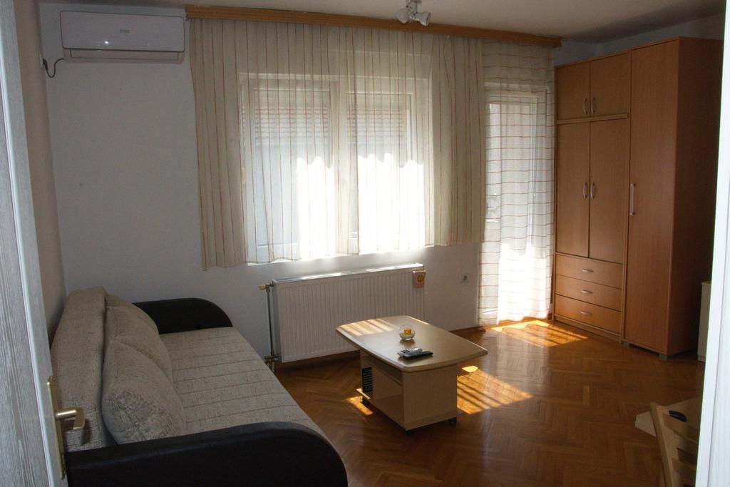 Studio Apartment In Novi Sad Center Esterno foto