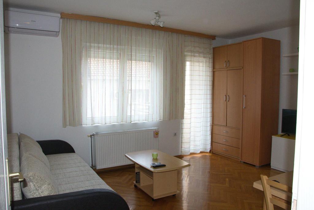 Studio Apartment In Novi Sad Center Esterno foto